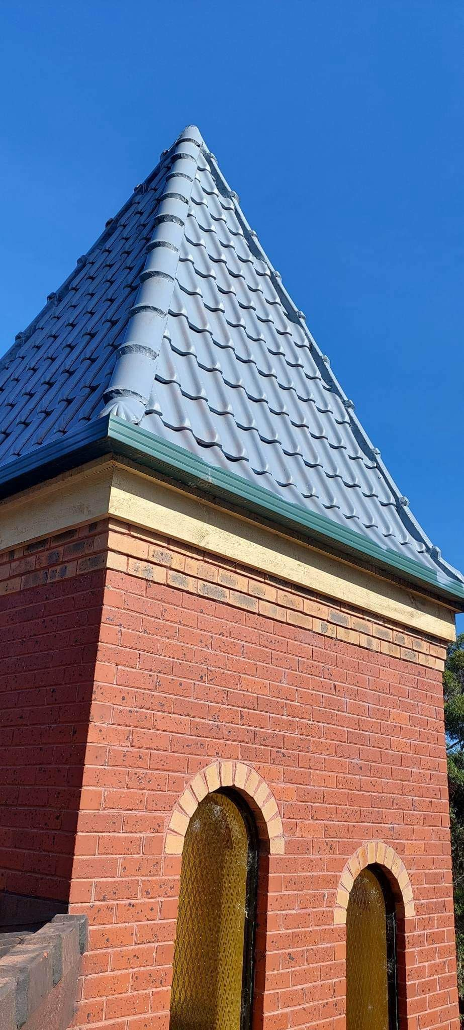 Roof Painting Melbourne | Colorbond Roof Painting | Expert Roof Painters | Metal Roof Painting