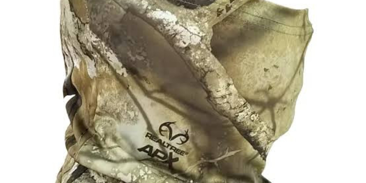 Titan 3D Leafy Camo Suit Guide for Outdoor Adventures, Hunting, and Field Activities